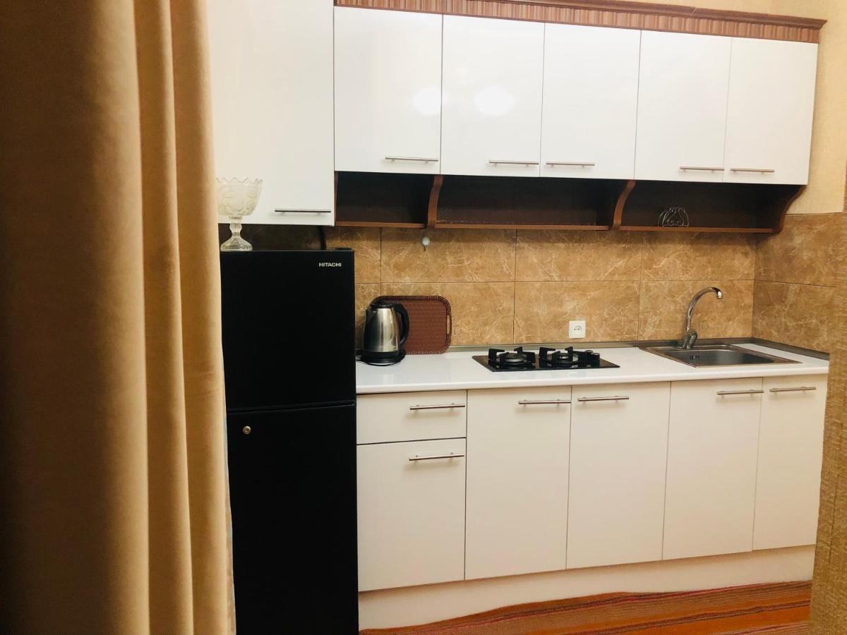 Giorgi Apartment Tbilisi Buitenkant foto
