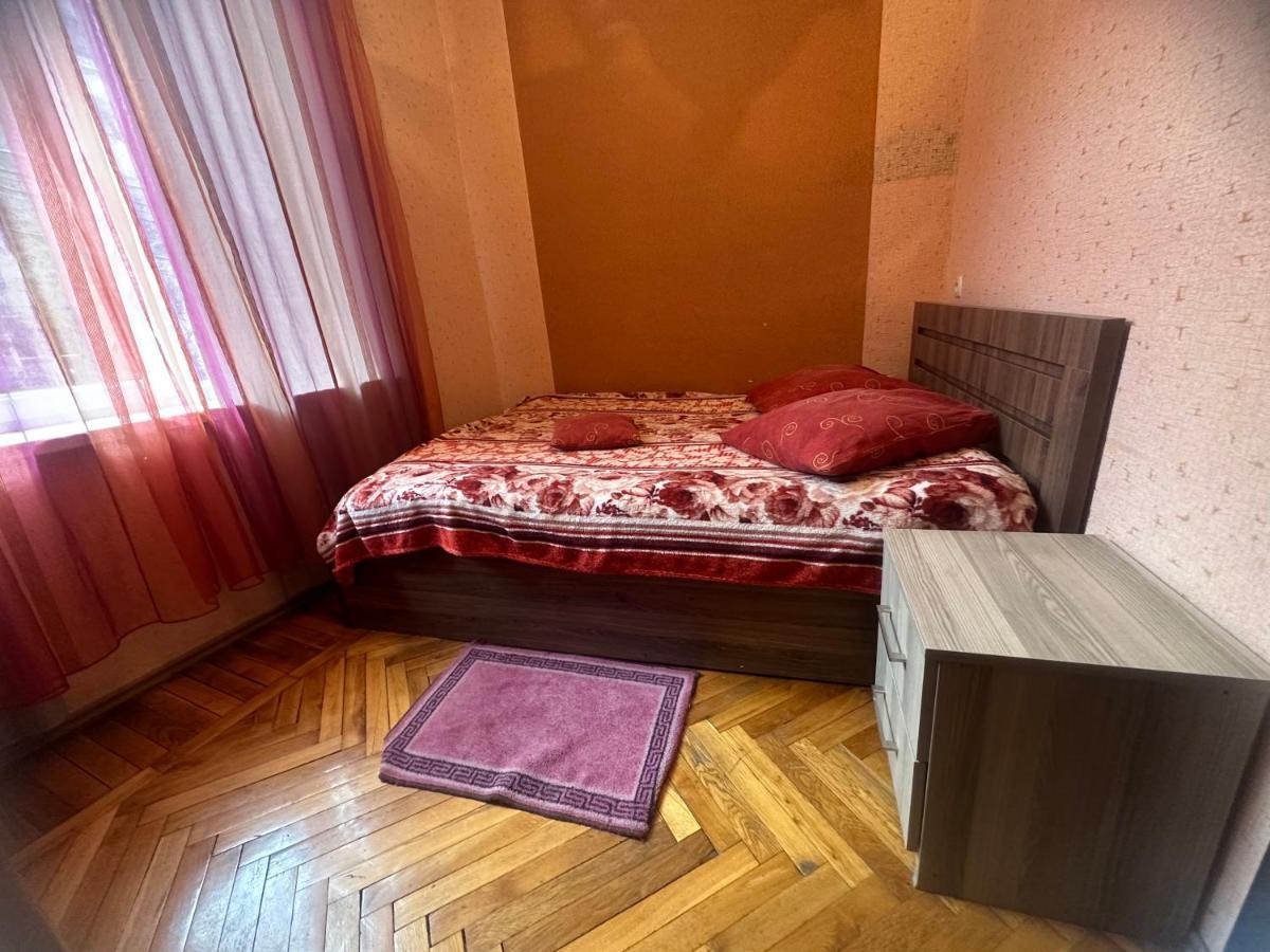 Giorgi Apartment Tbilisi Buitenkant foto