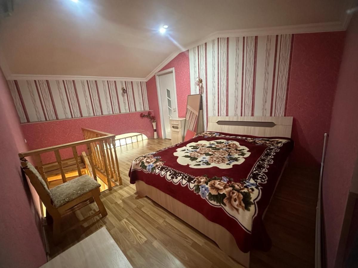 Giorgi Apartment Tbilisi Buitenkant foto