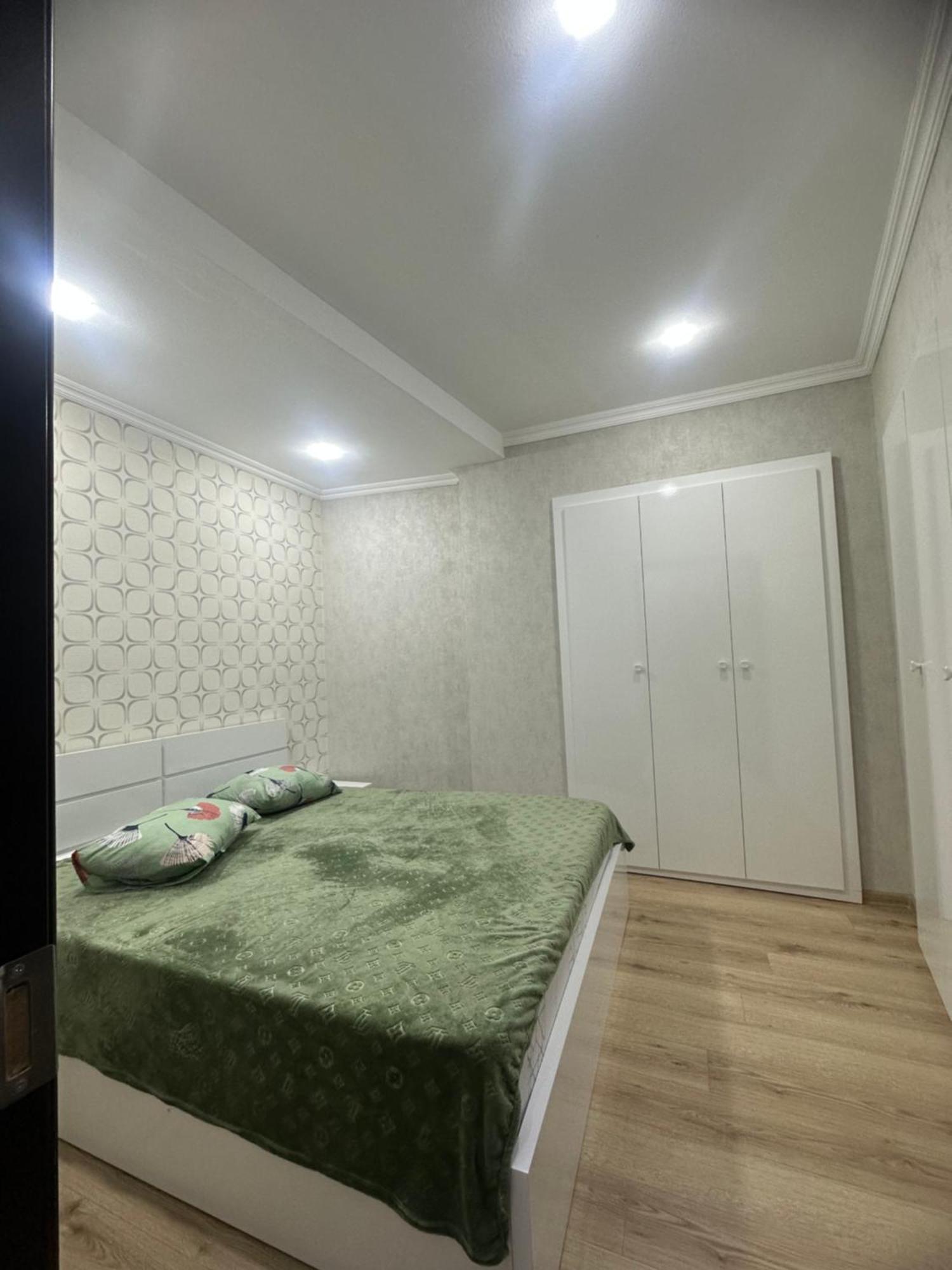 Giorgi Apartment Tbilisi Buitenkant foto