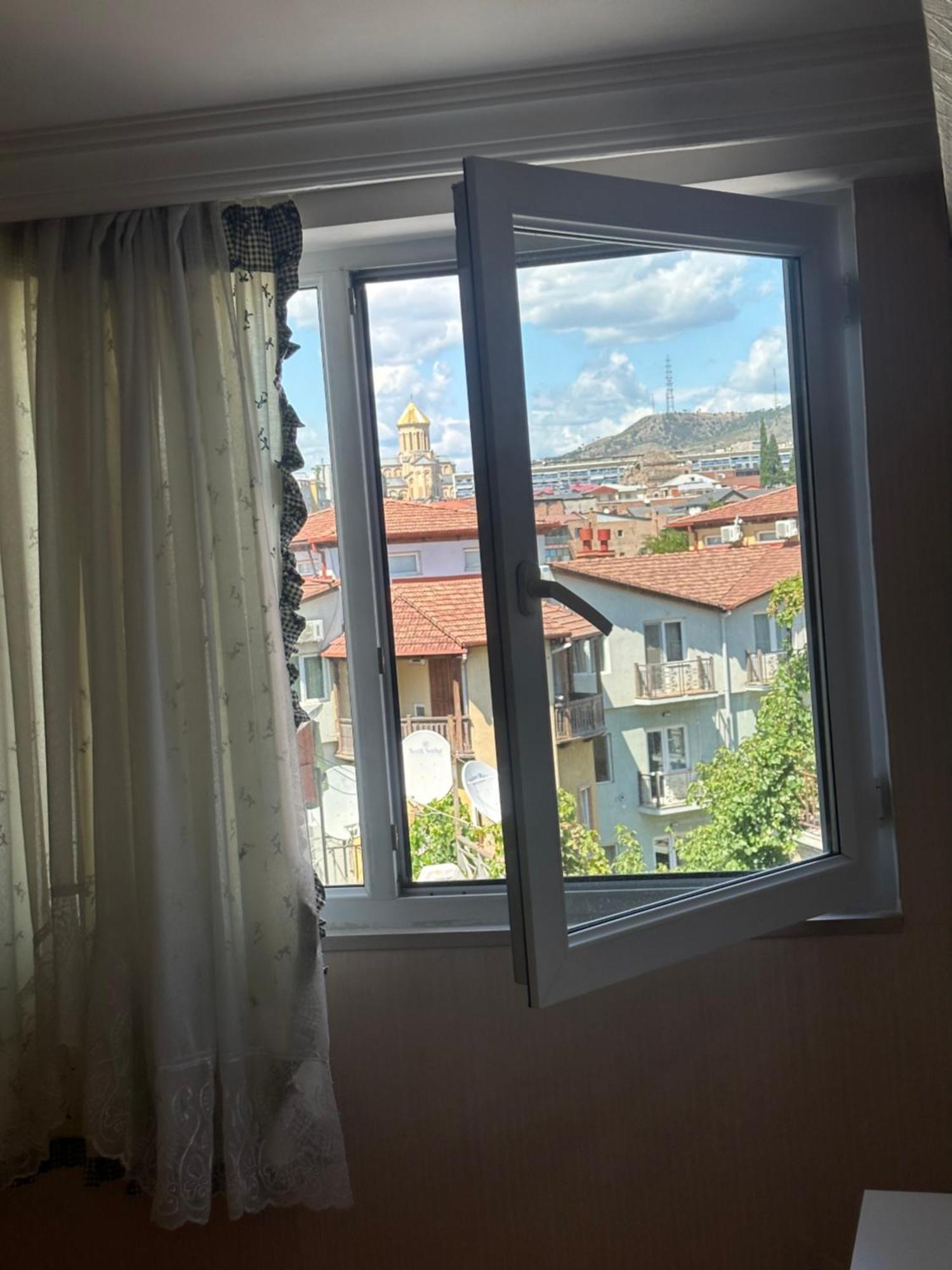 Giorgi Apartment Tbilisi Buitenkant foto