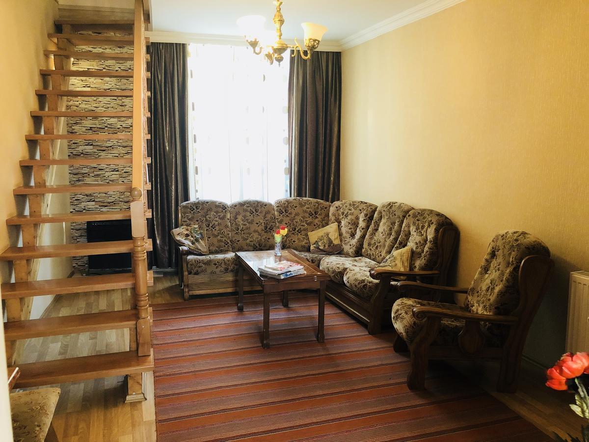 Giorgi Apartment Tbilisi Buitenkant foto