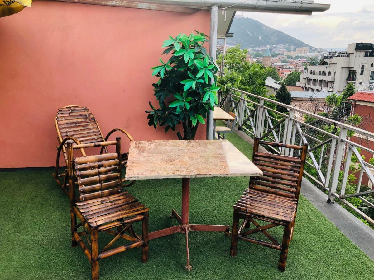 Giorgi Apartment Tbilisi Buitenkant foto